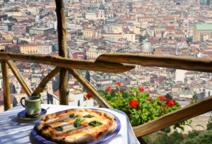 What is Naples famous for? A tour between history and food