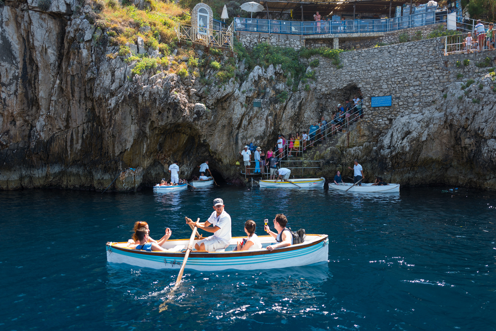 capri grotto entrance