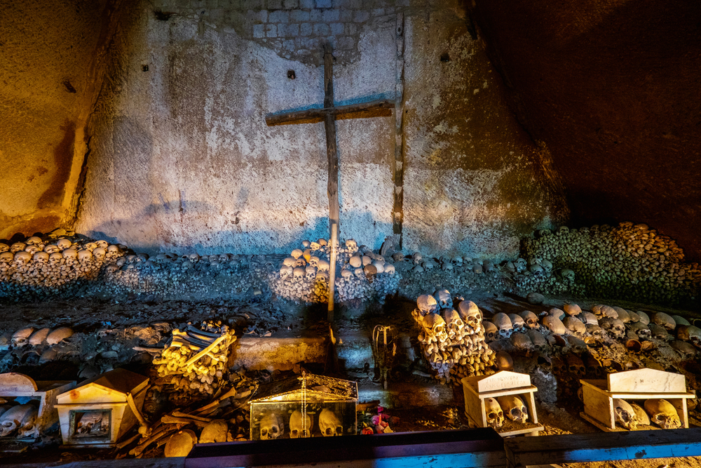 catacombs of naples tour