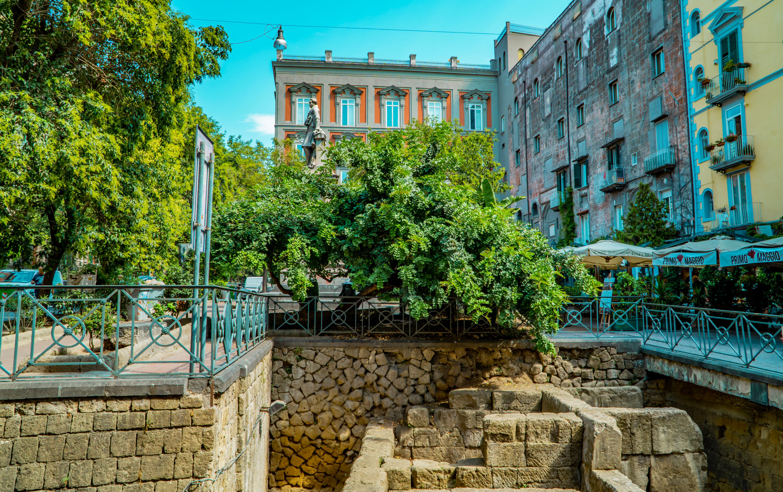 piazza bellini naples