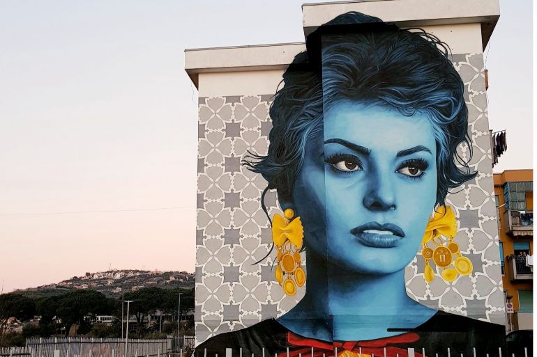 sophia loren murales