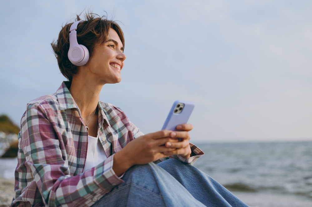 10 songs to listen to before visiting Naples: the soundtrack of the city